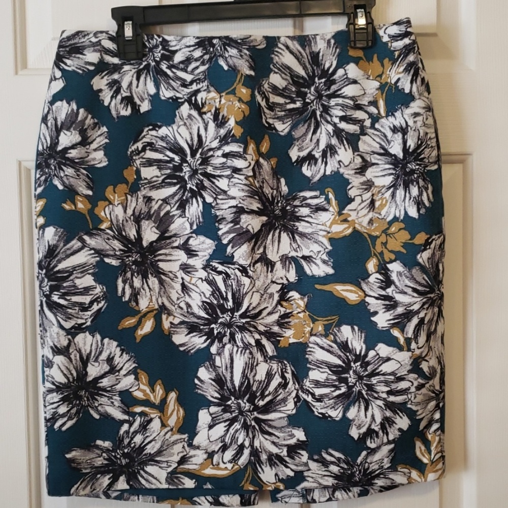 Ann Taylor Factory Pencil Skirt Floral Size 12P
